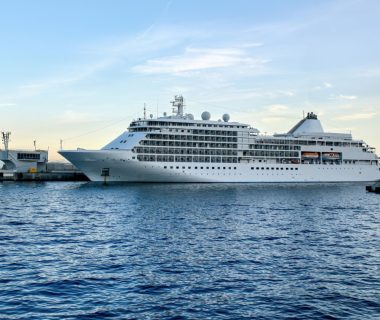 Pourquoi les croisières à bord des grands navires séduisent de plus en plus de voyageurs ?